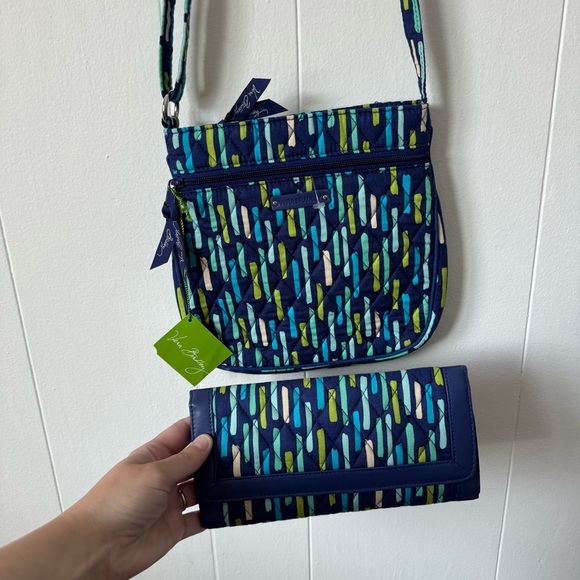 VERA BRADLEY Petite Double Zip Hipster and Wallet in Katalina Showers - Picture 1 of 9